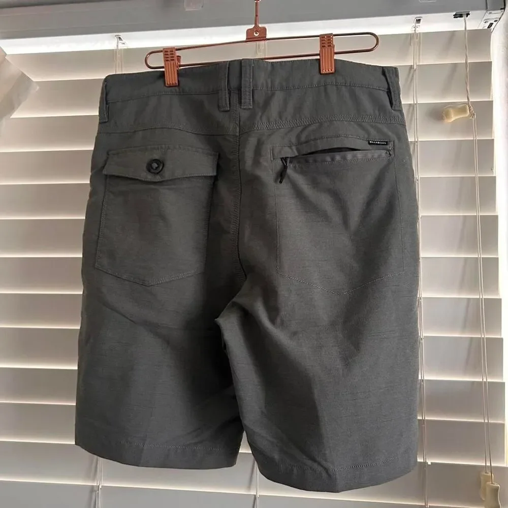 Billabong Charcoal Crossfire Submersible hybrid boardshorts men’s size 31